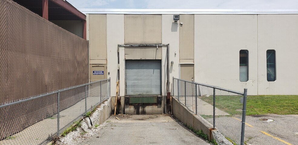 More Photos Of 80 Pickett District Rd, New Milford Manufacturing For Lease