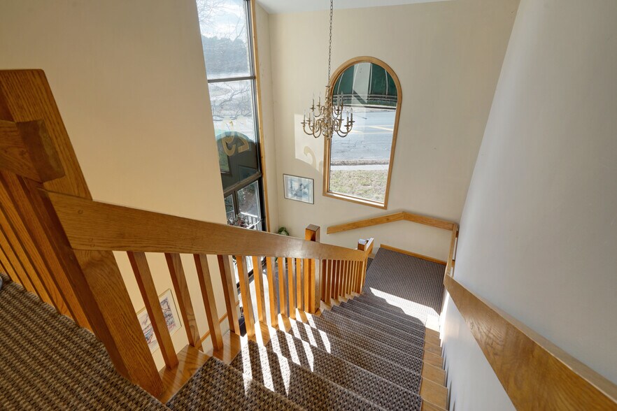 More Photos Of 291 Herbertsville Rd, Brick Office For Lease