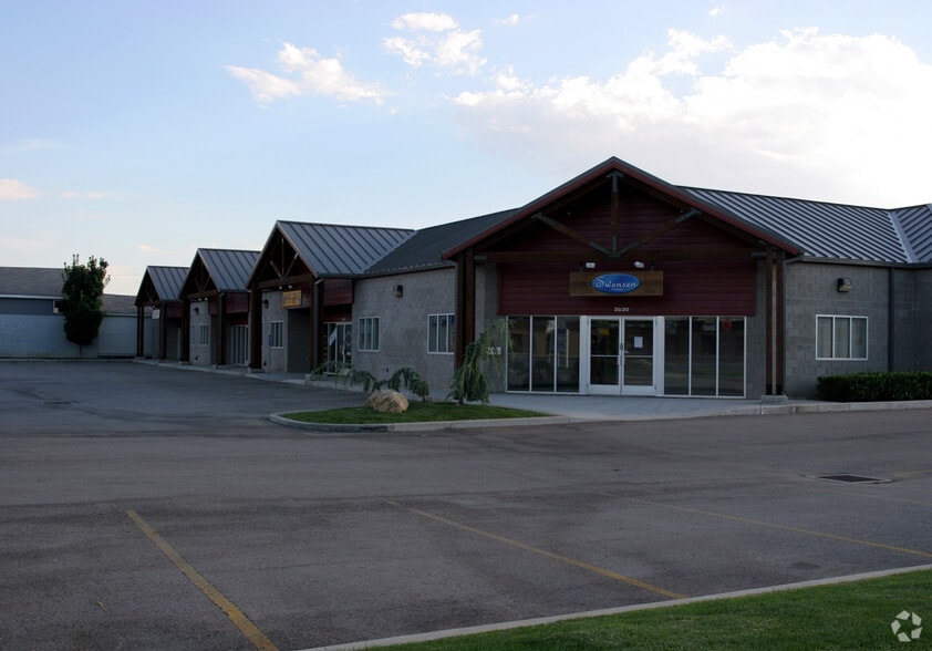 More Photos Of 3530-3560 S Main St, Salt Lake City Showroom For Lease