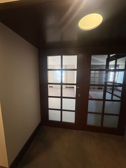More Photos Of 1130 Vester Ave, Springfield Medical For Lease
