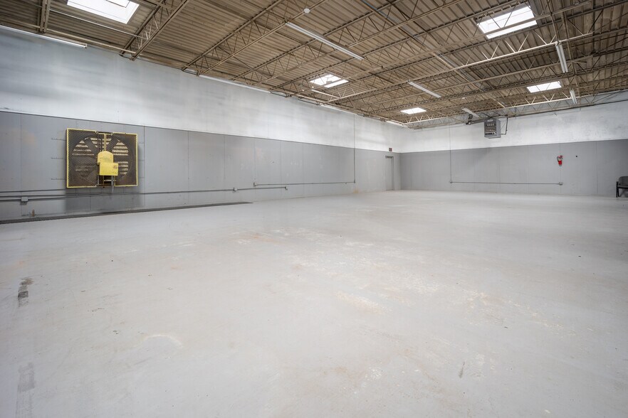 More Photos Of 3152 Broce Dr, Norman Light Manufacturing For Lease