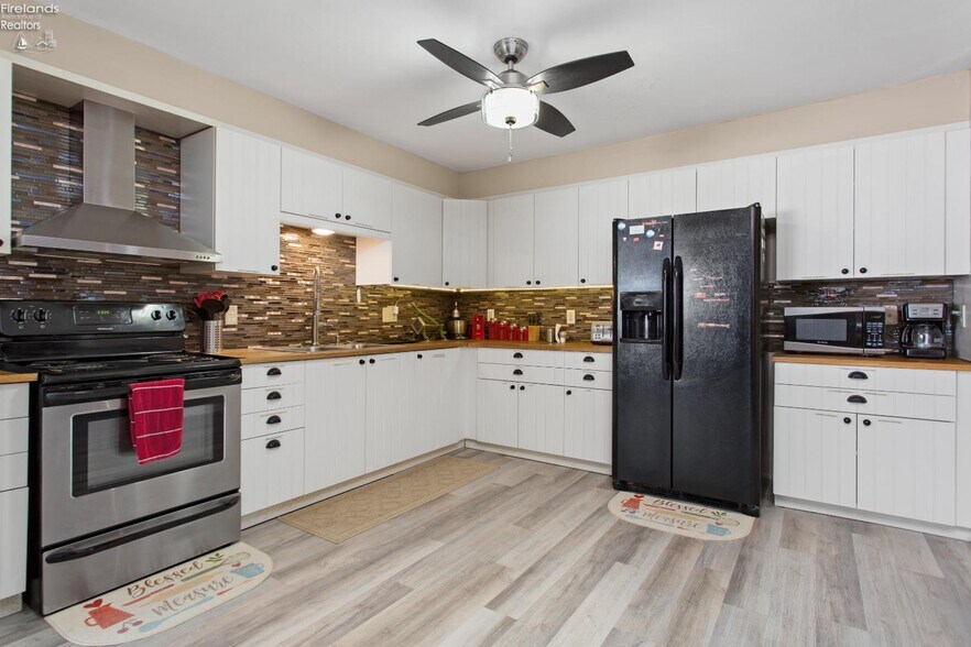 More Photos Of 5414 Homegardner Rd, Castalia Apartments For Sale