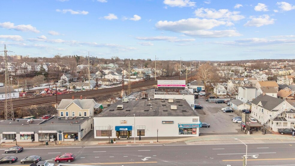More Photos Of 914 E Main St, Stamford Warehouse For Sale