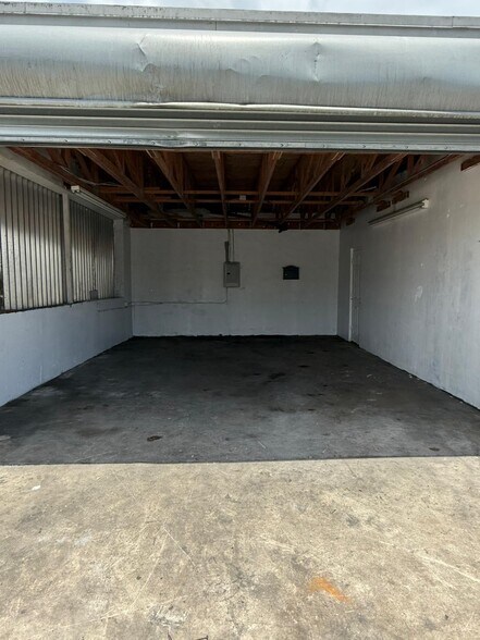 More Photos Of 2313 SW 59th Ave, West Park Auto Repair For Sale