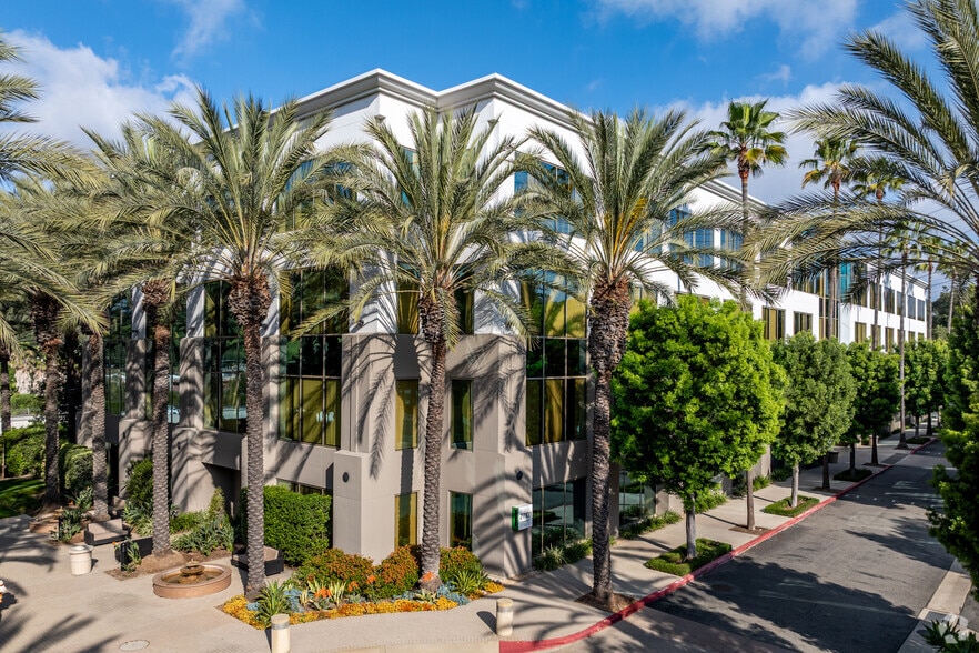 More Photos Of 27101-27201 Puerta Real, Mission Viejo Unknown For Lease