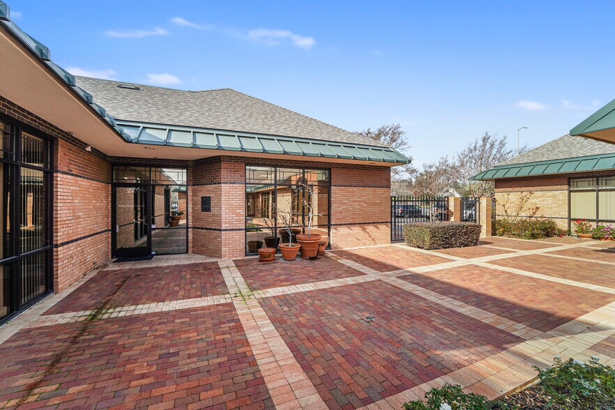 More Photos Of 2801 Waterman Blvd, Fairfield Medical For Sale