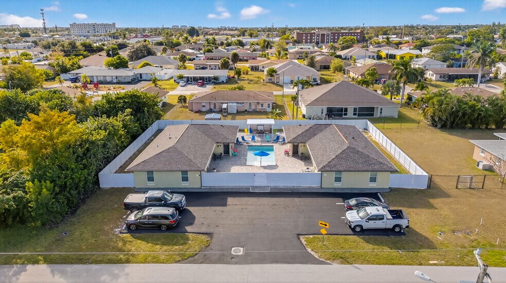 More Photos Of 624 SE 46th St, Cape Coral Multifamily For Sale