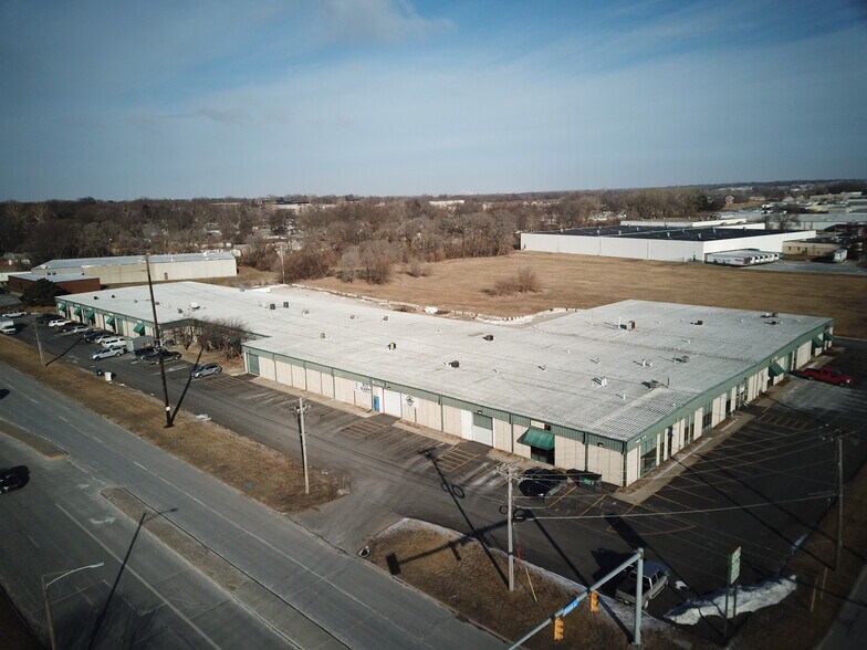 More Photos Of 1710-1726 Guthrie Ave, Des Moines Warehouse For Lease