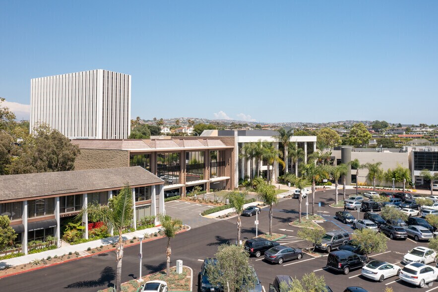 More Photos Of 363 San Miguel Dr, Newport Beach Office For Lease