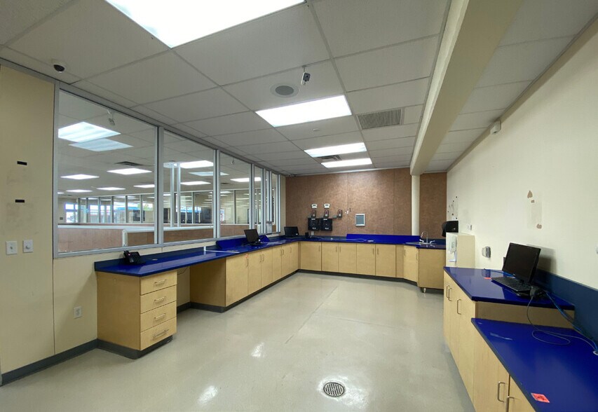 More Photos Of 690 Peoria St, Aurora Office For Lease