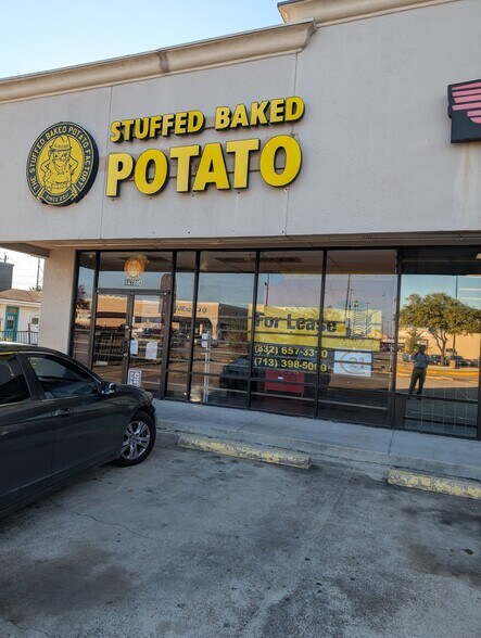 More Photos Of 14708 Hiram Clarke Rd, Houston General Retail For Lease