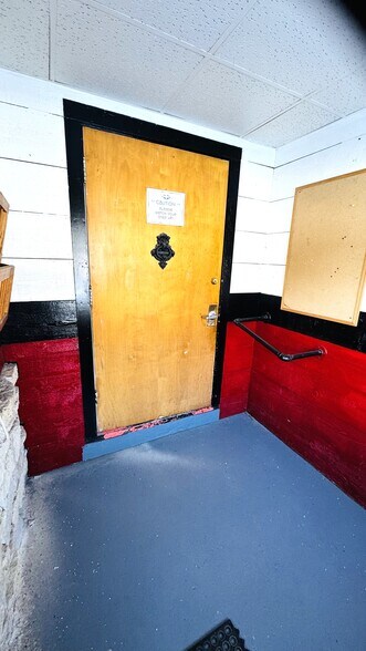 More Photos Of N11050 County Road A, Tomahawk Bar For Sale