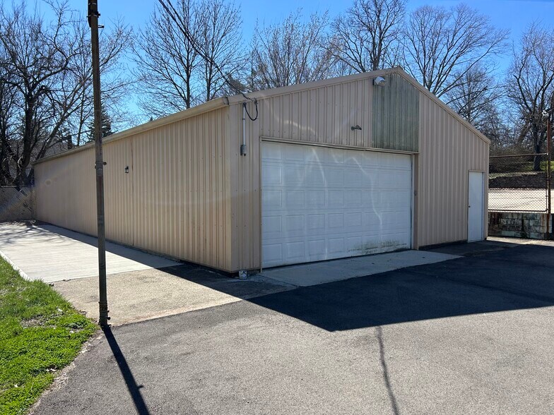 More Photos Of 3301 Camvic Ter, Cincinnati Apartments For Sale