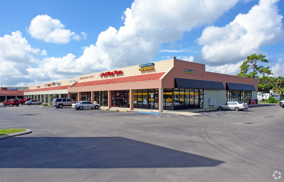 Primary Photo Of 5600 W Colonial Dr, Orlando General Retail For Lease