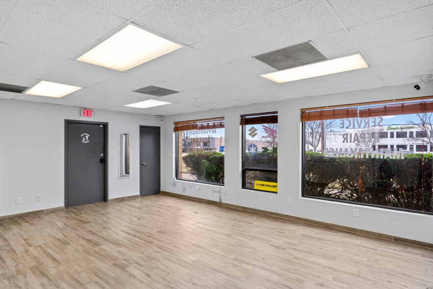 More Photos Of 4215 Walney Rd, Chantilly Light Manufacturing For Lease