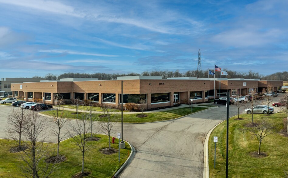 More Photos Of 39675 MacKenzie Dr, Novi Office For Lease