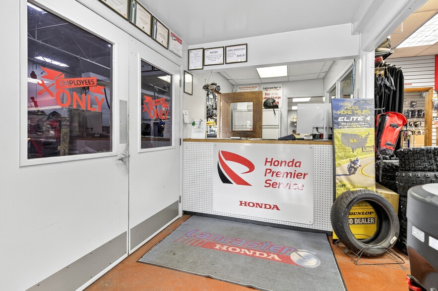More Photos Of 2350 Dairy Rd, Lancaster Auto Dealership For Lease
