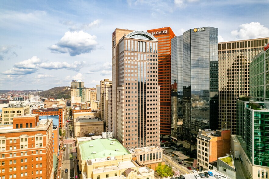 More Photos Of 625 Liberty Ave, Pittsburgh Office For Lease