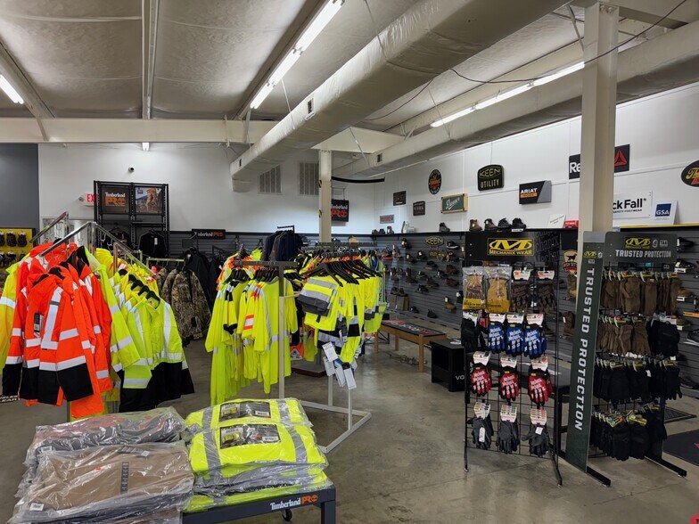 More Photos Of 205 Old Perry Rd, Bonaire General Retail For Sale