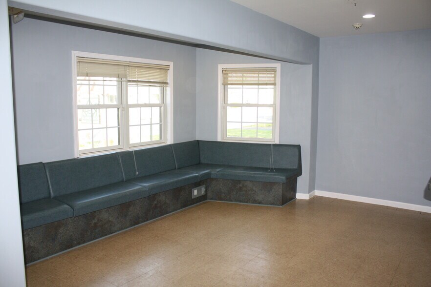 More Photos Of 80 E Main St, Port Jervis Flex For Sale