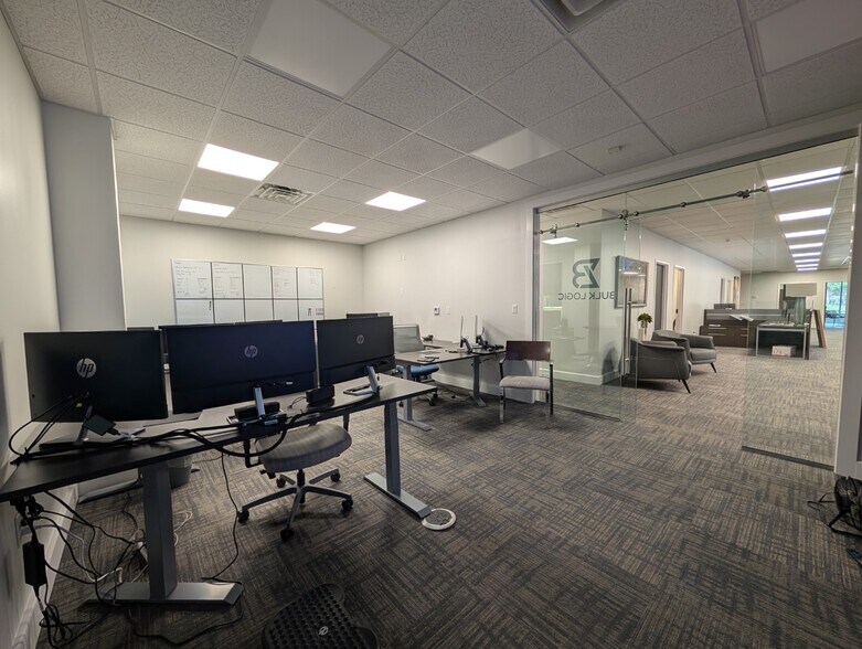 More Photos Of 2100 Brookwood Dr, Little Rock Office For Lease
