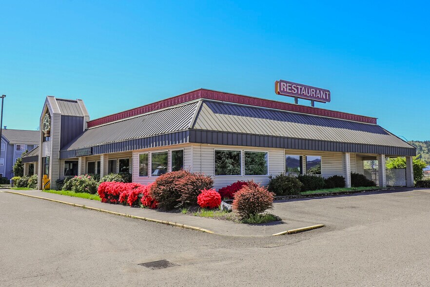 More Photos Of 125 Ponderosa Dr, Sutherlin Restaurant For Sale