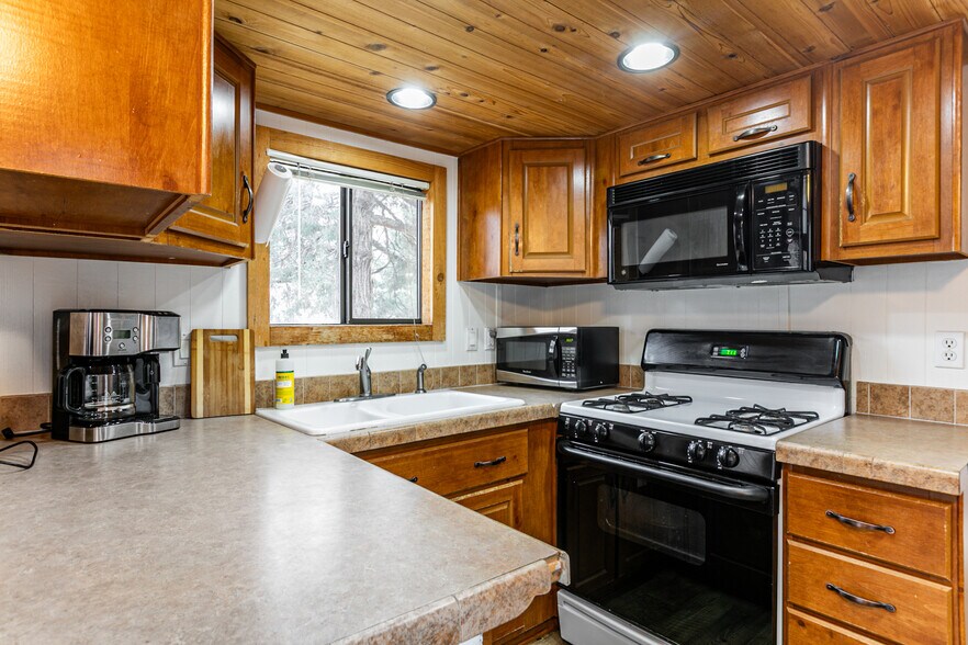 More Photos Of 5175 E Highway 35, Kamas Trailer Camper Park For Sale