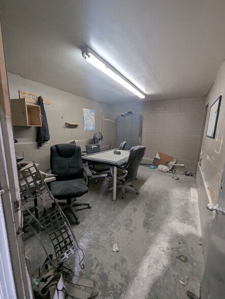 More Photos Of 111 Spencer St, Brooklyn Warehouse For Sale