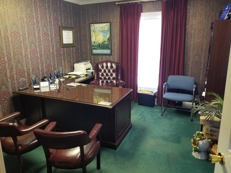 More Photos Of 1112 E Ash St, Goldsboro Office For Sale