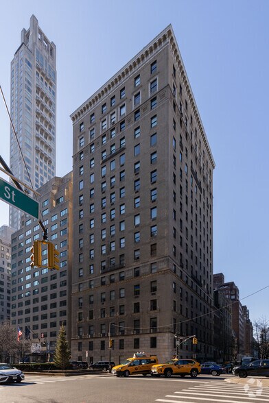 Primary Photo Of 550 Park Ave, New York Apartments For Sale