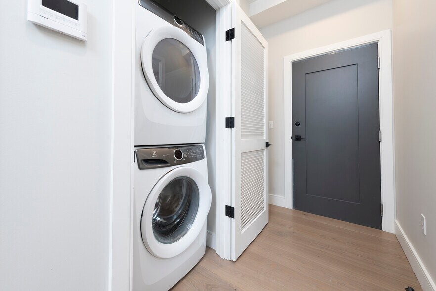 More Photos Of 33-39 Ward St, Boston Apartments For Sale