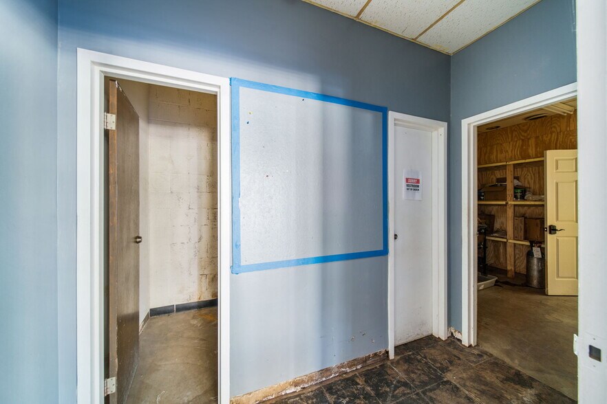 More Photos Of 2323 Holly Rd, Claremore Convenience Store For Sale