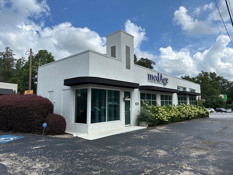More Photos Of 103 Wade Hampton Blvd, Greenville Freestanding For Lease