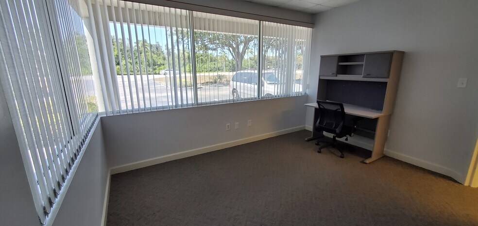 More Photos Of 17595 S Tamiami Trl, Fort Myers Medical For Lease
