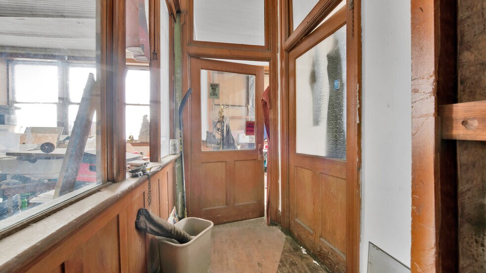 More Photos Of 2941 E Warren Ave, Detroit Apartments For Sale