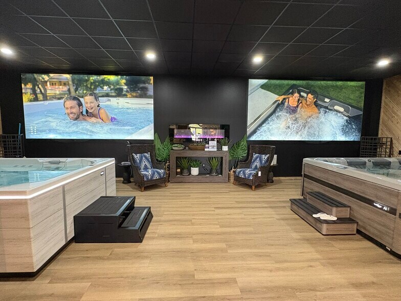 More Photos Of 19355 W Bluemound Rd, Brookfield Freestanding For Sale