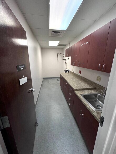 More Photos Of 70 Ansley Dr, Dahlonega Medical For Lease