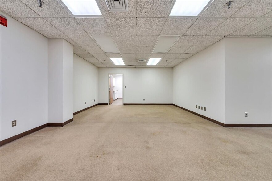 More Photos Of 202-204 S Jefferson St SE, Roanoke Office For Sale