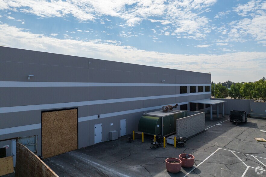 More Photos Of 1260 S Dupont Ave, Ontario Warehouse For Sale