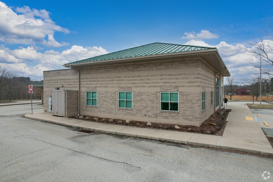 More Photos Of 1066 Harrison City Export Rd, Jeannette Bank For Sale