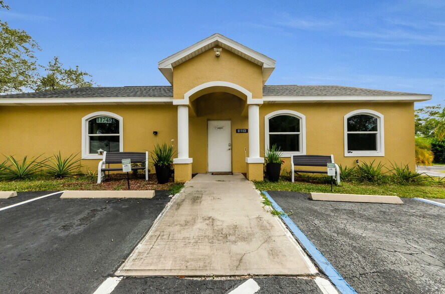 Primary Photo Of 11748 La Madera Blvd, Port Richey Office For Sale
