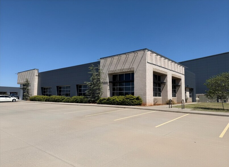 More Photos Of 6707 N Interstate Dr, Norman Warehouse For Lease