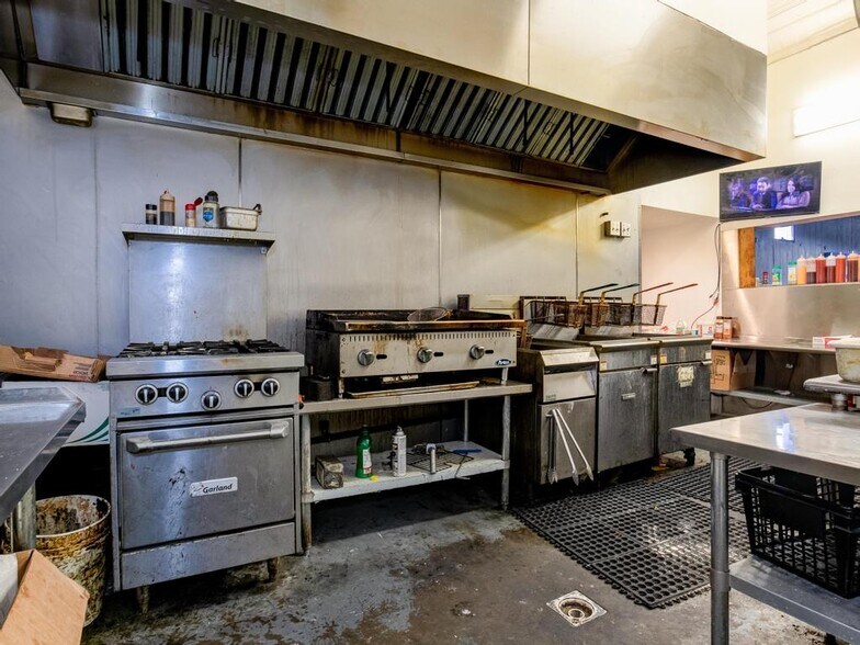 More Photos Of 800 Franklin Ave, Aliquippa Restaurant For Sale