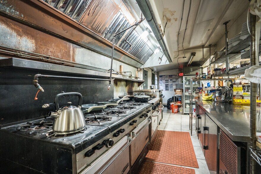 More Photos Of 78 Cream Hill Rd, Mendon Hospitality For Sale