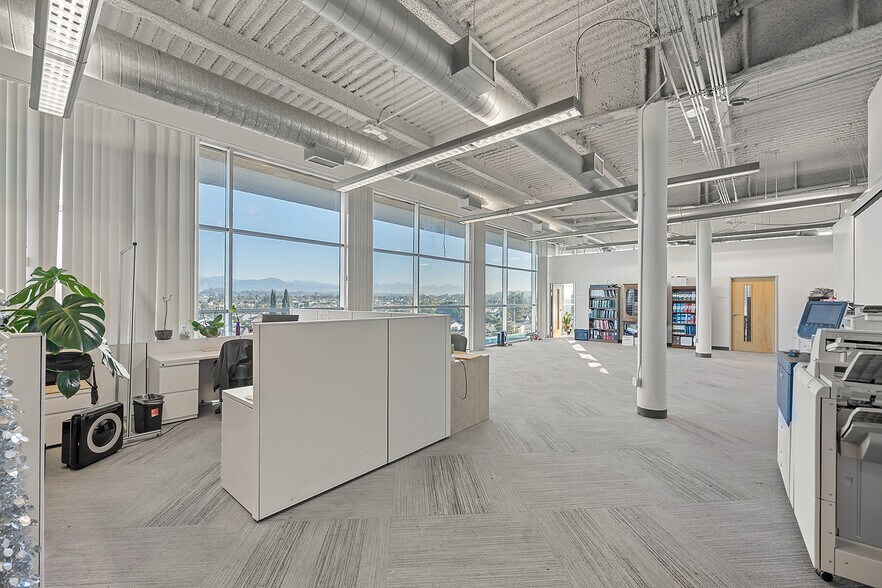 More Photos Of 5301 Whittier Blvd, Los Angeles Office For Lease