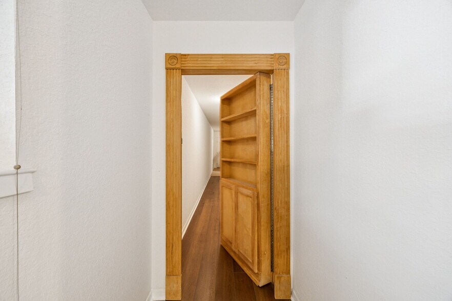 More Photos Of 930 Aviator Dr, Fort Worth Specialty For Sale