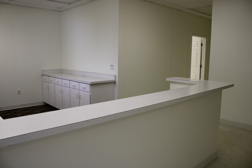 More Photos Of 3311-3345 Medical Hill Rd, Sebring Medical For Lease