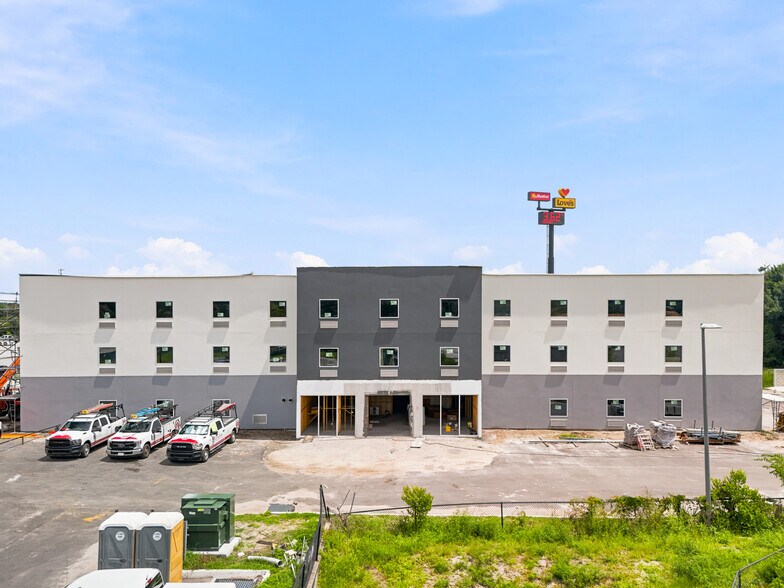 More Photos Of 4418 Highway 46, Mims Hotel For Sale