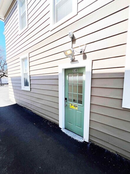 More Photos Of 530 Bayway Ave, Elizabeth General Retail For Sale