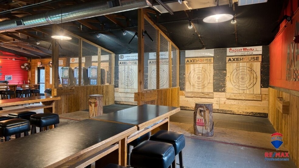 More Photos Of 5201 S Douglas Hwy, Gillette Bar For Sale